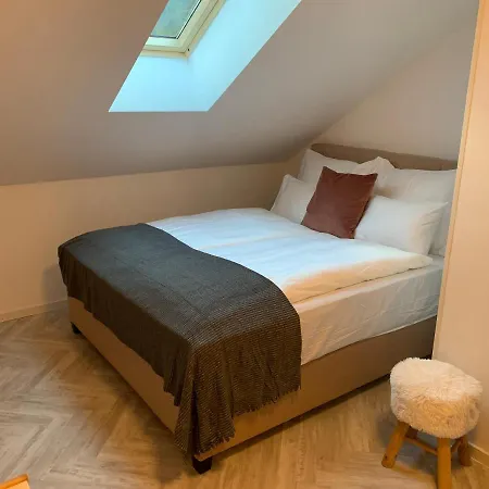 Pine Tree House Apartment