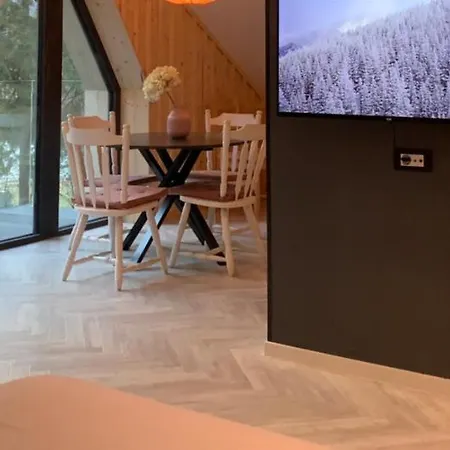 Pine Tree House Apartment