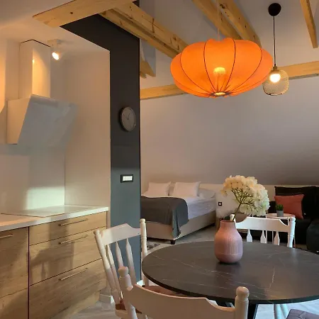 Pine Tree House Apartment