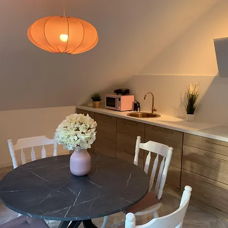 Pine Tree House Apartment