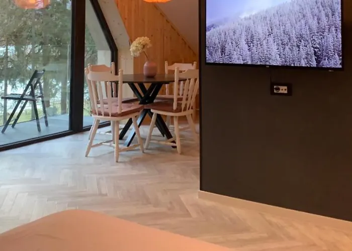 Pine Tree House Apartment