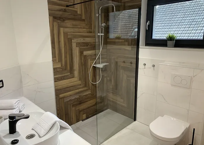 Pine Tree House Gozd Martuljek