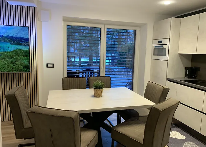 Pine Tree House Apartament *